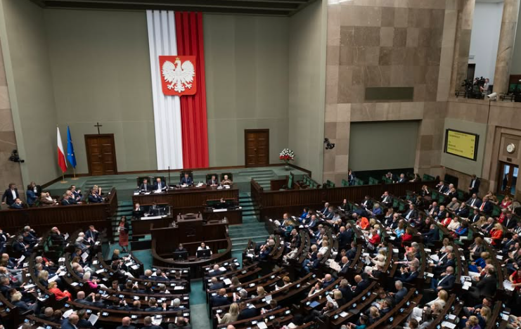 Польский парламент признал 11 июля днем памяти жертв от рук ОУН и УПА: ответ Украины
