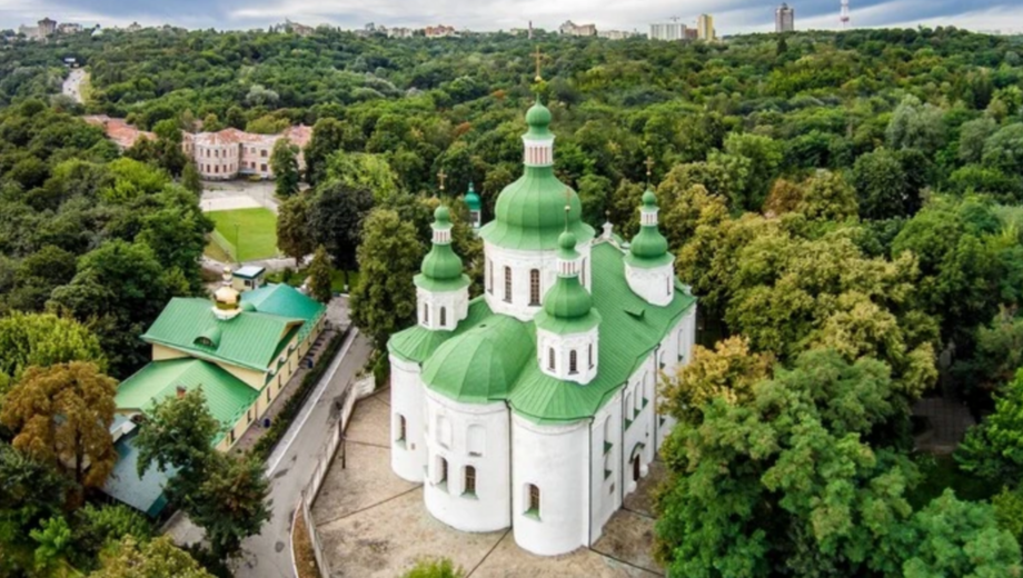 Кирилловская церковь возвращается к украинской молитве: символическое событие на фоне войны