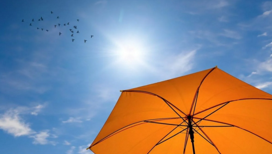 Погода в Украине 27 июля: грозовые ливни и жара до +40°C