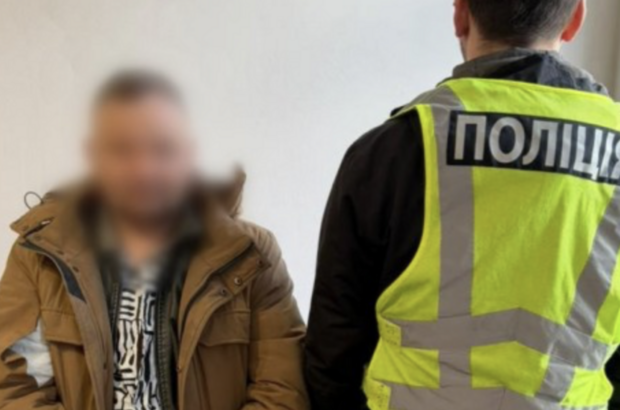 За 17 тисяч ”вивозив” за кордон: у Києві викрили організатора незаконних переправ