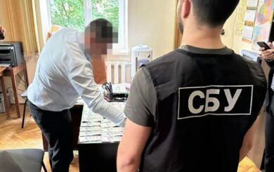 10 500 гривень за довідки про медогляд: на Тернопільщині підозрюють директора диспансеру