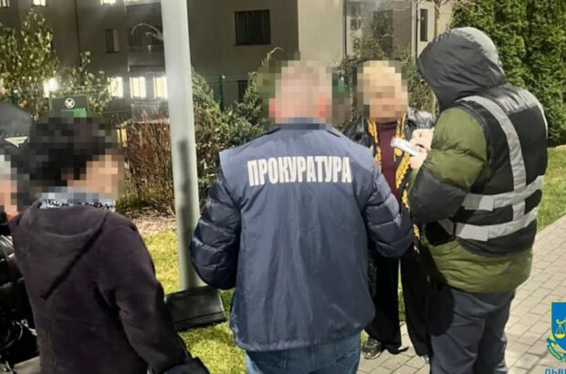 5 тисяч доларів за вплив на рішення МСЕК: у Львові затримано підозрювану в хабарництві