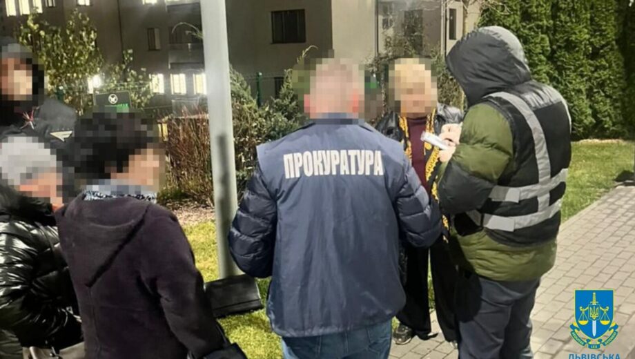 5 тысяч долларов за влияние на решение МСЭК: во Львове задержана подозреваемая во взяточничестве