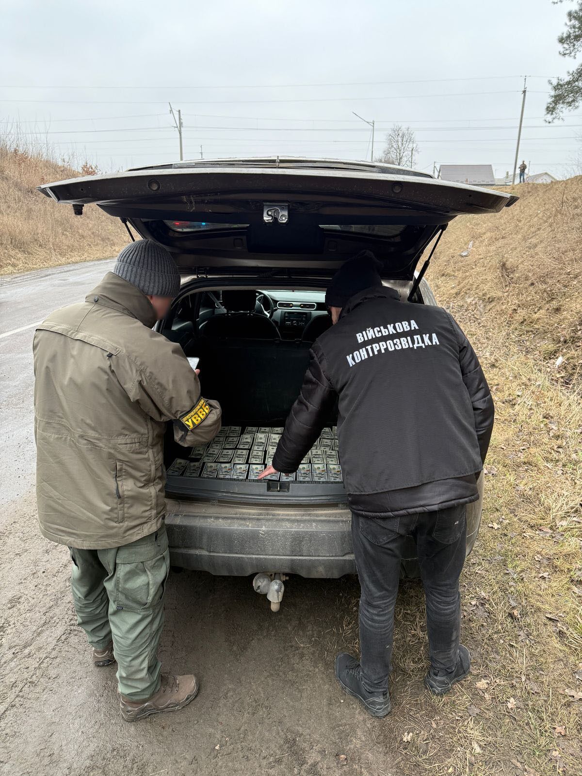 Двоє жителів Рівненщини розробили схему незаконного виїзду військовозобов’язаних