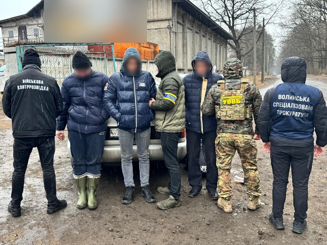 За 12 тысяч долларов переправляли ухилянцев за границу