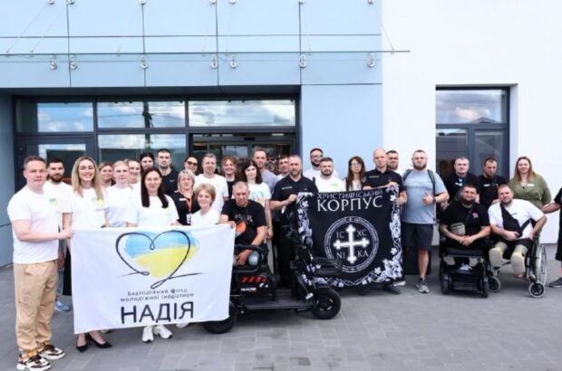 Християнський корпус, БФ молодіжної ініціативи ”Надія” та Валерій Дубіль відвідали лікарню Мечникова та Superhumans у Дніпрі