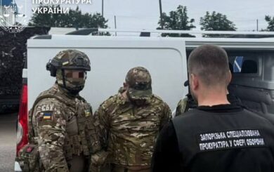 Обіцяв втечу до Молдови за $20 тисяч: військовослужбовця ЗСУ підозрюють в організації незаконного виїзду