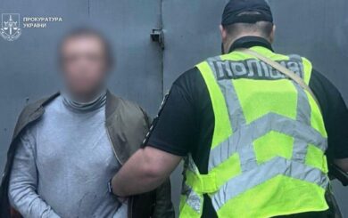 У Києві двоє чоловіків вночі обкрадали кіоски з тютюном: вилучено товар на майже 300 тис. грн