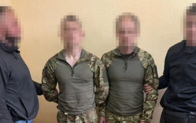 Готовили взрыв в центре Киева и бежали в рф: СБУ задержала двух агентов ФСБ в поезде