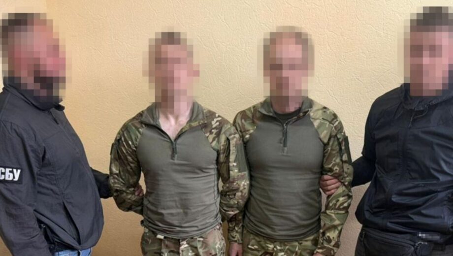 Готовили взрыв в центре Киева и бежали в рф: СБУ задержала двух агентов ФСБ в поезде