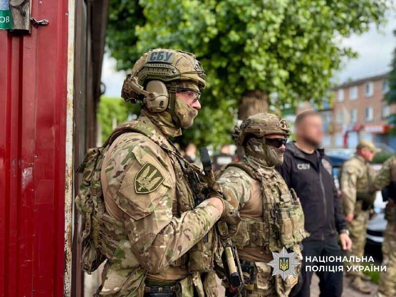 Требовали 250 тысяч долларов и запугивали семью: в Черкассах задержали преступную группу