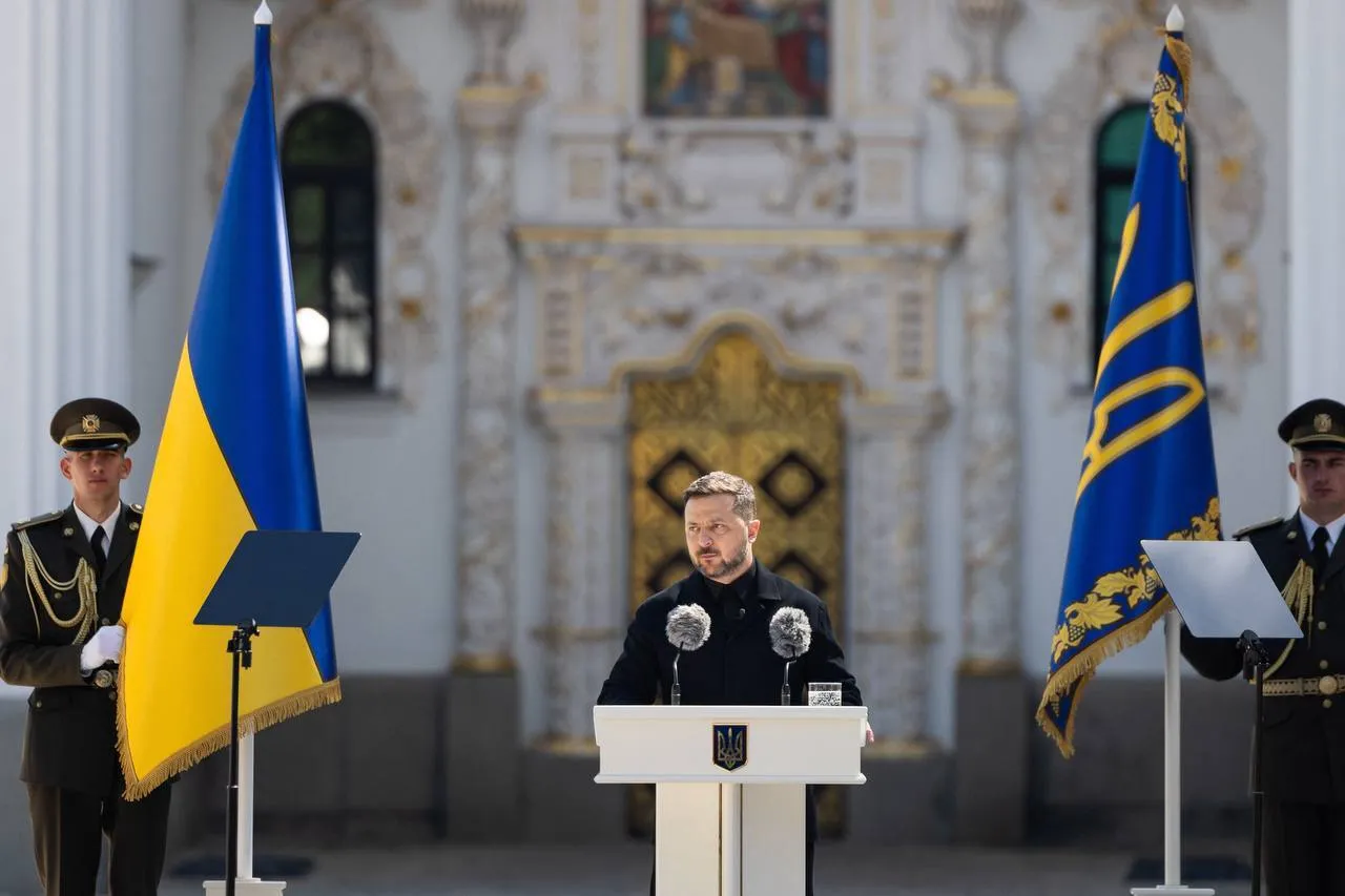 Україна відзначає 30-річчя Конституції: історія свята та привітання