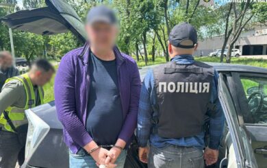 Військовий за $10 тисяч обіцяв вивезти призовника до Молдови: у Києві затримали організатора схеми