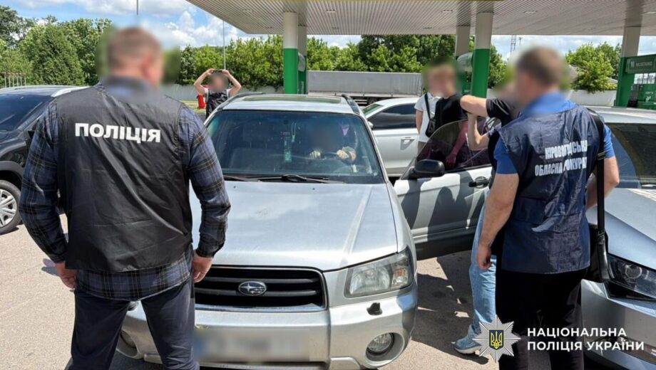 В Кировоградской области задержали лесничего на взятке за отгрузку древесины: »тариф» составлял 1000 грн с грузовика