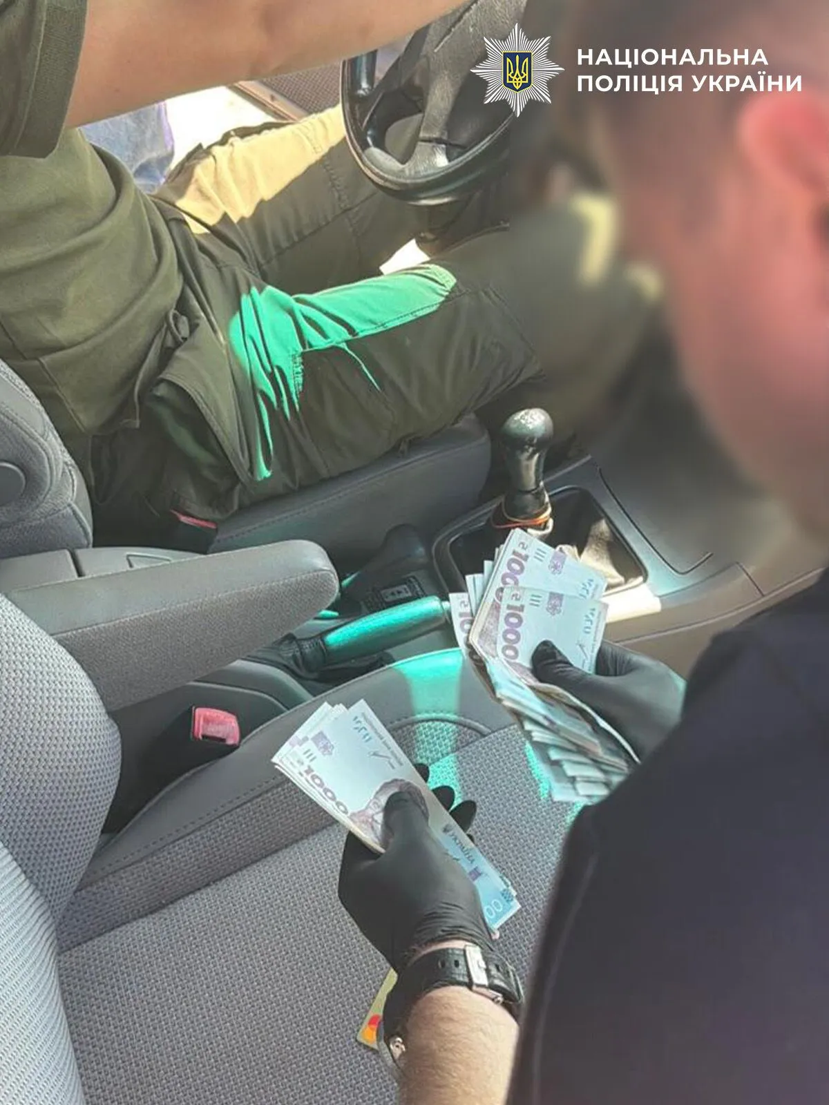 В Кировоградской области задержали лесничего на взятке за отгрузку древесины: ''тариф'' составлял 1000 грн с грузовика