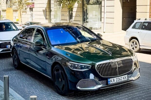 В Киеве заметили один из самых редких автомобилей мира — Mercedes-Maybach V12 Edition