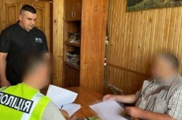 На Прикарпатье лесничему объявили подозрение из-за незаконной вырубки: ущерб государству превысил 11 млн грн