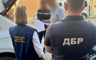 Дом, гостиничная недвижимость и земля: чиновника подозревают в незаконном обогащении
