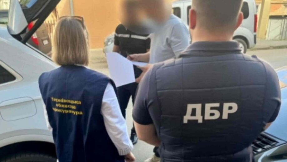 Дом, гостиничная недвижимость и земля: чиновника подозревают в незаконном обогащении