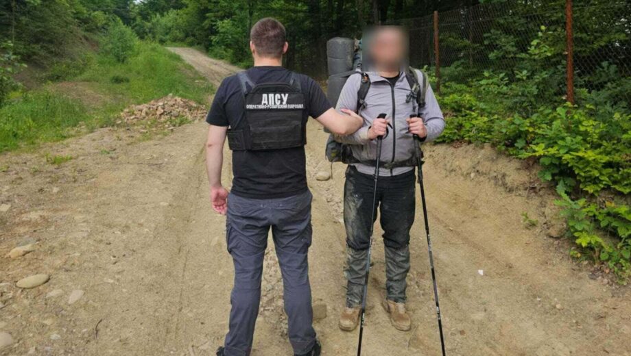 По горным тропам в Румынию: правоохранители задержали организатора незаконной схемы
