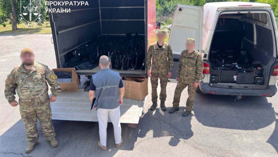 Вилучені у шахраїв комп’ютери передали на потреби ЗСУ
