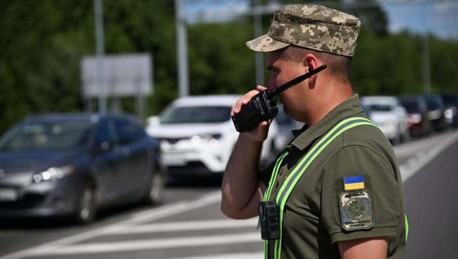 Пограничники предупреждают о очередях на въезд из Польши в Украину