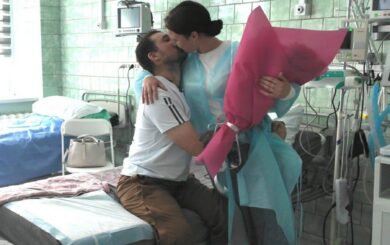 »Ты выйдешь за меня?»: в госпитале Харьковской области прозвучало предложение руки и сердца