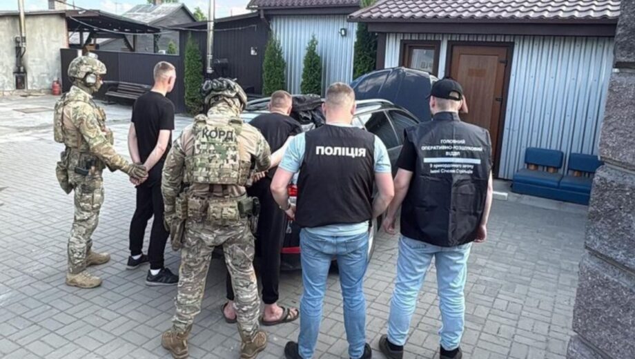 В Житомирской области задержали организаторов схемы переправки мужчин за границу: цена »услуги» достигала 10 тысяч долларов