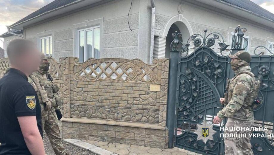 41-летний мужчина заплатил 2500 долларов за место под мешками и поддонами для побега из Украины