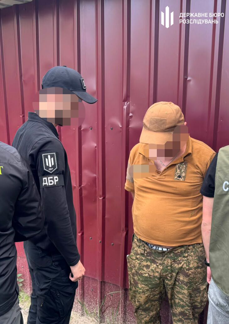 На Київщині затримали командира взводу за вимагання 80 тис. грн у родичів військового
