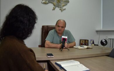 Смерть дитини, побори та ”золотий” лінолеум: івано-франківці звернулись до правоохоронців щодо директора перинатального центру Павлушинського