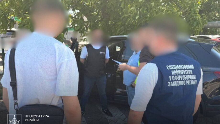 »Переведу в тыл за $6 тысяч»: на Буковине задержали мужчину, выдававшего себя за генерала