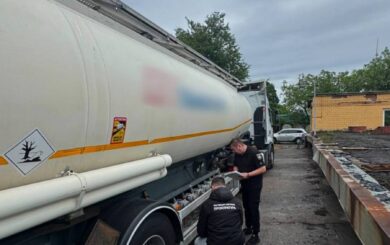 В Киевской области продавали фальсифицированный бензин через АЗС: схема могла принести 200 млн грн