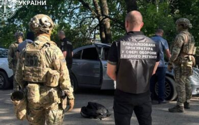 250 тысяч за »теплое место»: в Харьковской области разоблачили чиновников ТЦК на взятке