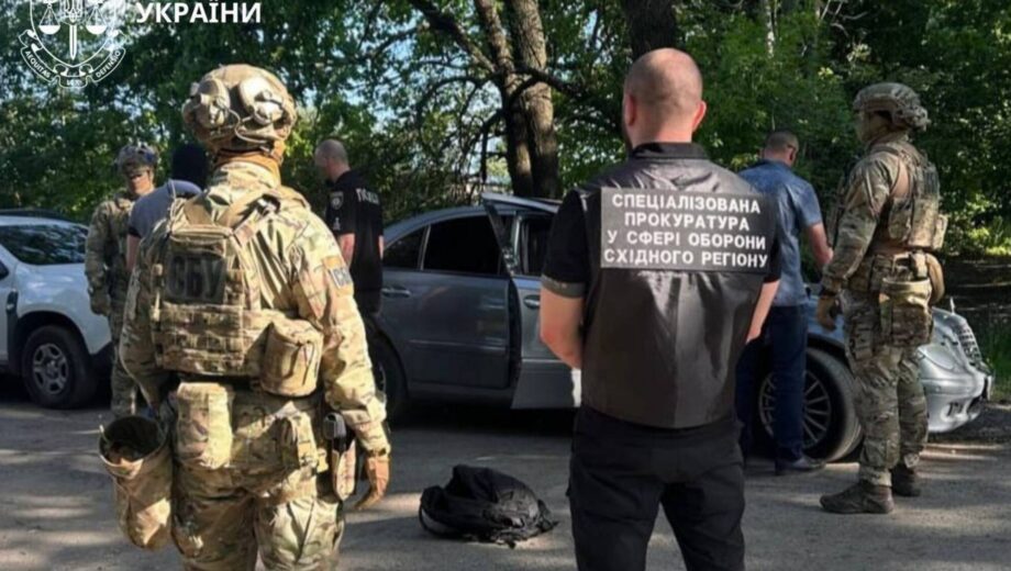 250 тысяч за »теплое место»: в Харьковской области разоблачили чиновников ТЦК на взятке