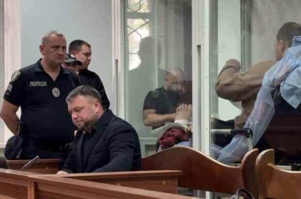 Mercedes врізався в підземний перехід: суд обрав запобіжний захід водієві