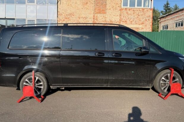 На пункті пропуску ”Ужгород” виявили мікроавтобус Mercedes, викрадений у Польщі