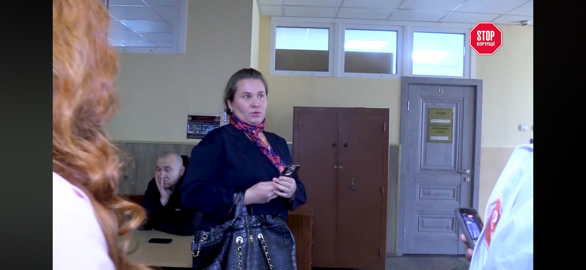 Подарунки зникли, ділянки перейшли до батька, батько обкидав журналістів яйцями: продовження розслідування про Оксану Ястреб