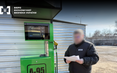В Одессе будут судить 24-летнюю женщину за незаконную продажу топлива на АЗС без лицензии