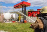 Более 150 АЗС сгорели из-за российских атак: почему в Украине нет дефицита топлива