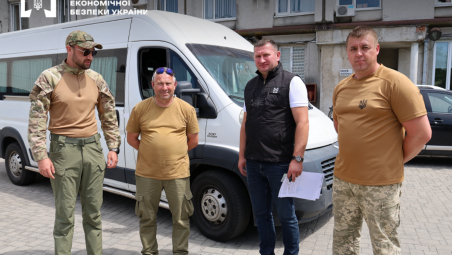 На Волыни изъятый за контрабанду микроавтобус передали ВСУ