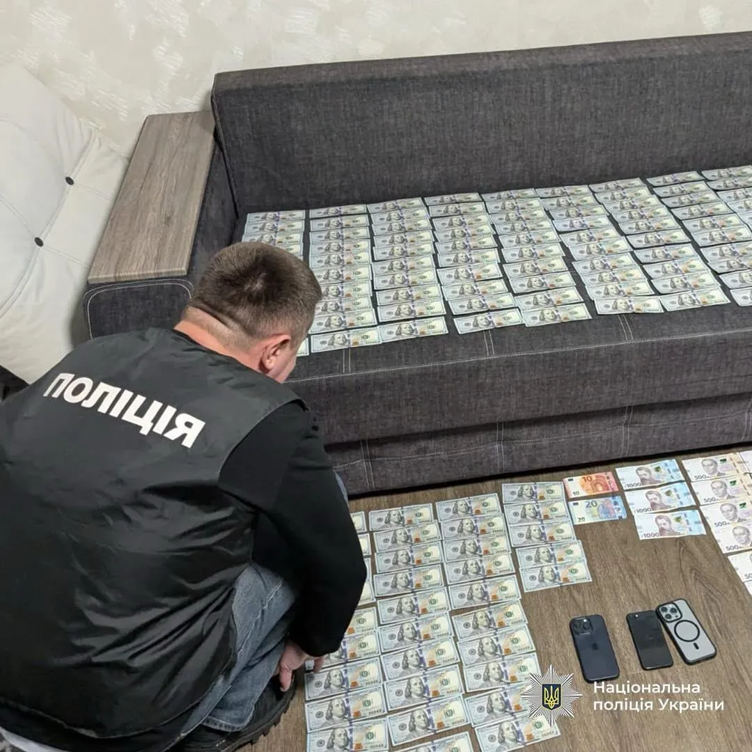 Около 30 тысяч электронных сигарет и сырье изъяли у подпольных производителей в Хмельницкой области