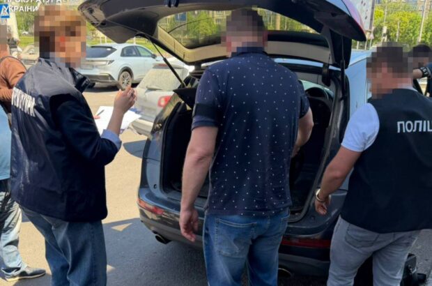 Во Львове эксдепутат и его сын задержаны за схему с »инвалидностью» за $15 000