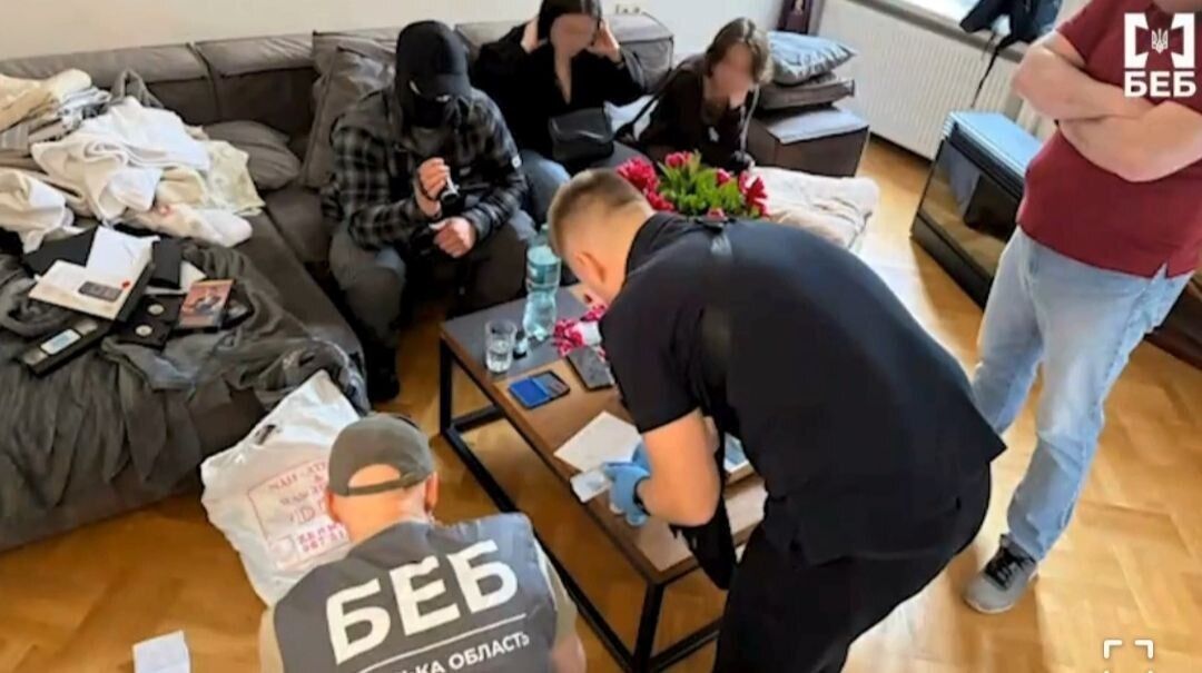 Масштабное подполье: в Украине БЭБ ликвидировало производство фальшивых документов
