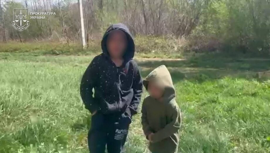 На Закарпатті матір засудили до 8 років тюрми за продаж двох дітей для жебракування