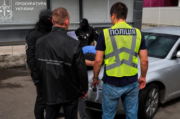 25-річного киянина підозрюють у перепродажі гуманітарних авто для ЗСУ