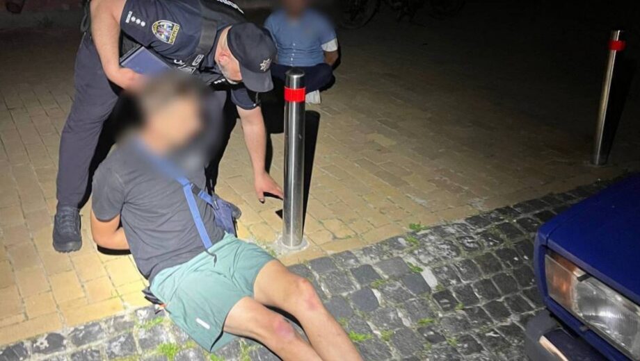 У Києві поліцейські ”на гарячому” затримали автокрадіїв