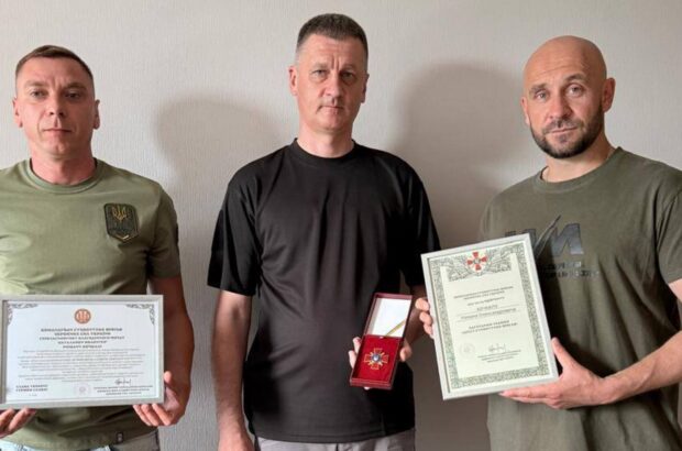 Роман Бочкала получил нагрудный знак »Крест Сухопутных войск»