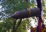 В Киеве взрывотехники обезвредили упавшую рядом с многоэтажкой боевую часть ракеты