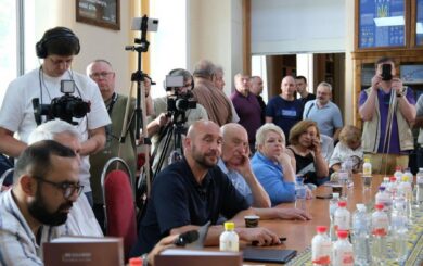 В Киеве презентовали сборник »Несокрушимые на фронте и в тылу» с участием медийщиков и военных